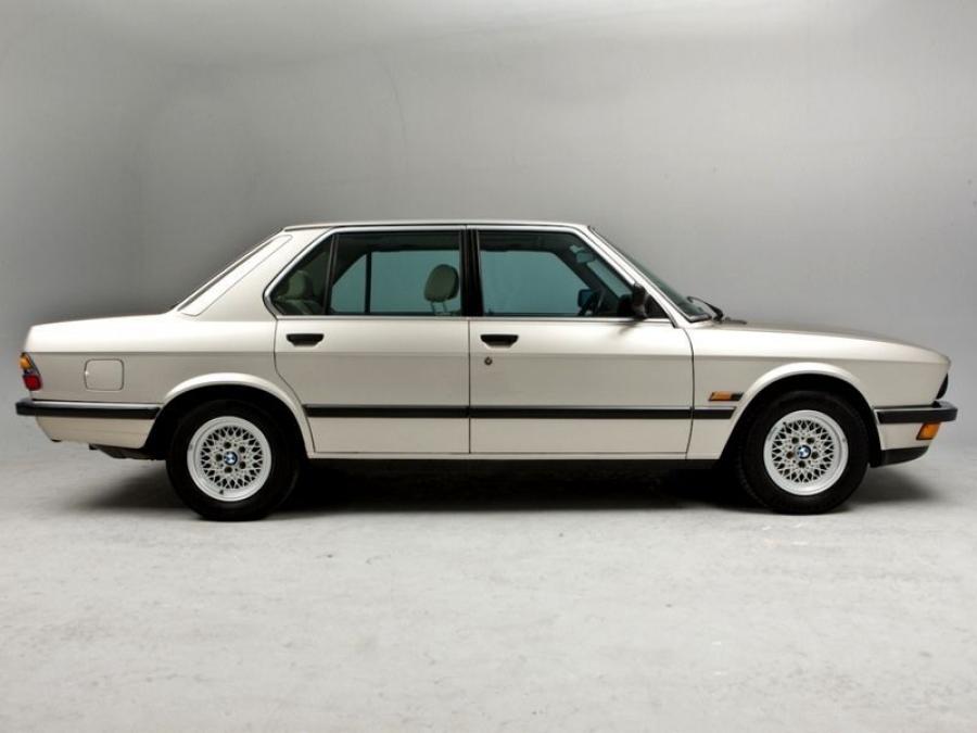  BMW 525e 1983 года  (UK) (фото 2 из 12)